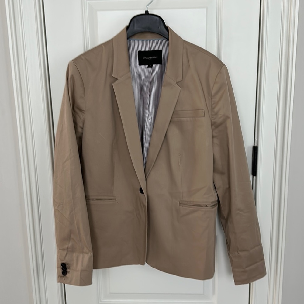 Banana Republic tan blazer, ladies size 14